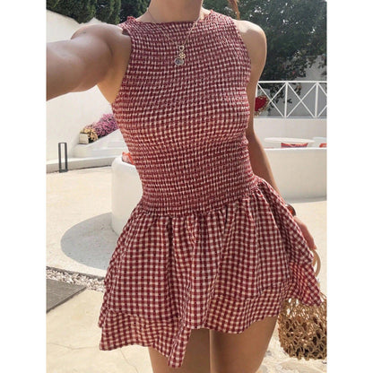 👗2026 Summer Hot Sale 50% OFF☀️Sleeveless Gingham Smocked Mini Dress – Stretchy & lightweight – Perfect for holidays, beach or warm days – playful vintage style ✨🌸